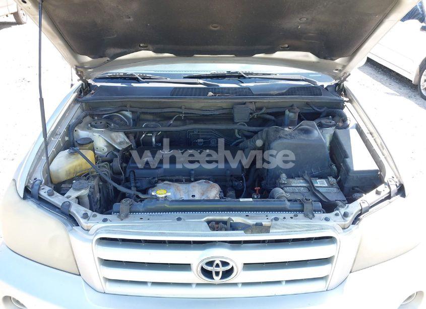 Photo 10 of 2005 Toyota Highlander (VIN JTEDD21A750122785)