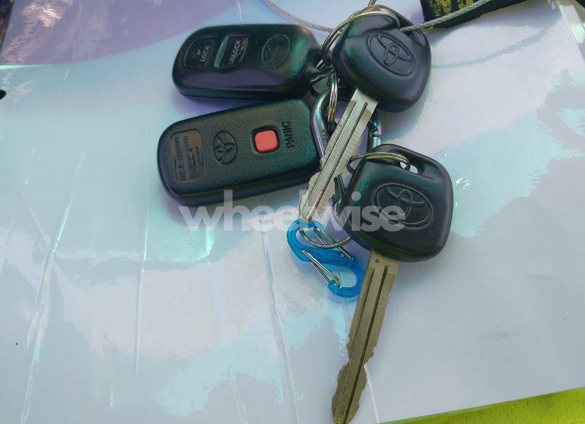 Photo 11 of 2005 Toyota Highlander V6 (VIN JTEDP21A050087191)