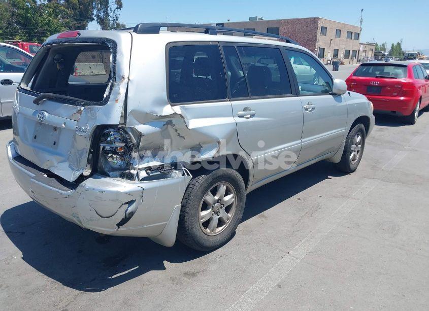 Photo 4 of 2005 Toyota Highlander V6 (VIN JTEDP21A050087191)