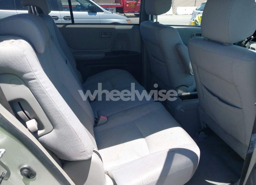 Photo 8 of 2005 Toyota Highlander V6 (VIN JTEDP21A050087191)