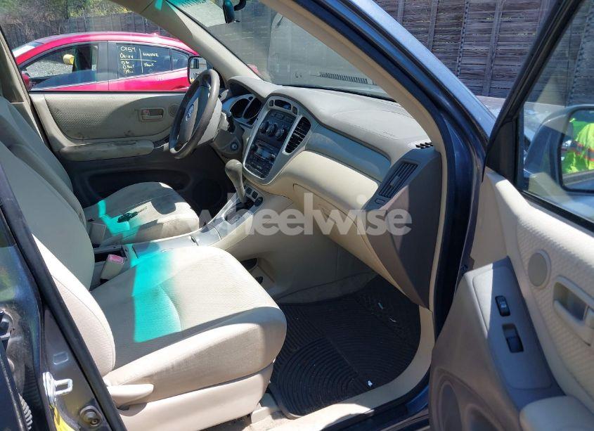 Photo 5 of 2007 Toyota Highlander V6 (VIN JTEDP21A070131953)