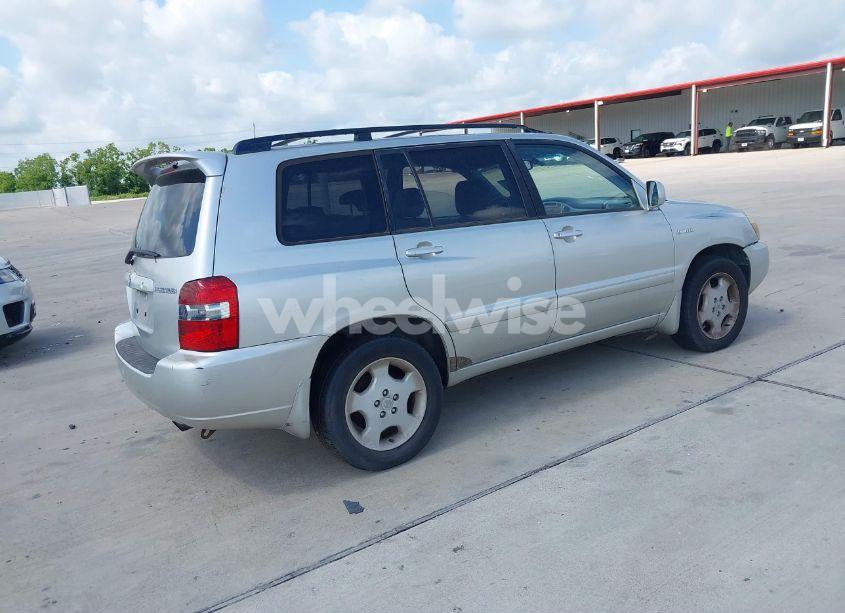 Photo 4 of 2005 Toyota Highlander LIMITED V6/V6 (VIN JTEDP21A150066107)