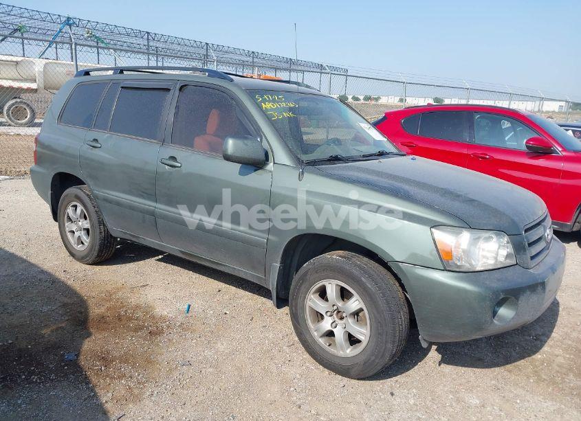 2005 Toyota Highlander V6 (VIN JTEDP21A250078251) main photo