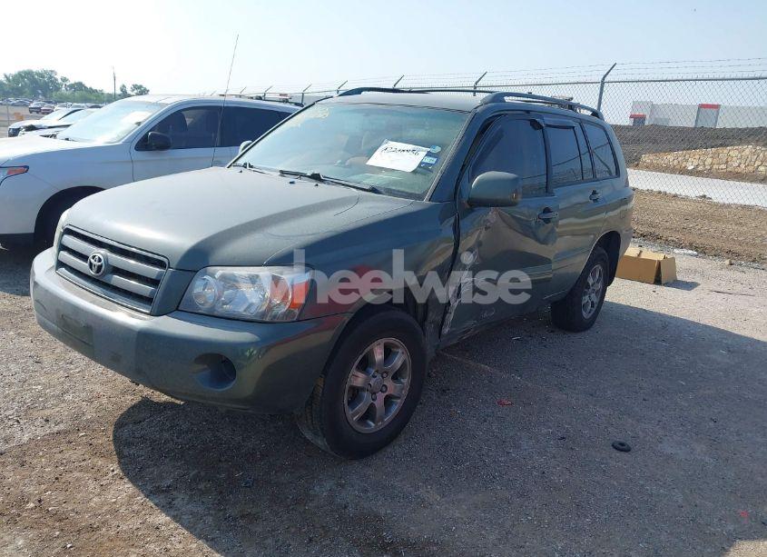 Photo 2 of 2005 Toyota Highlander V6 (VIN JTEDP21A250078251)