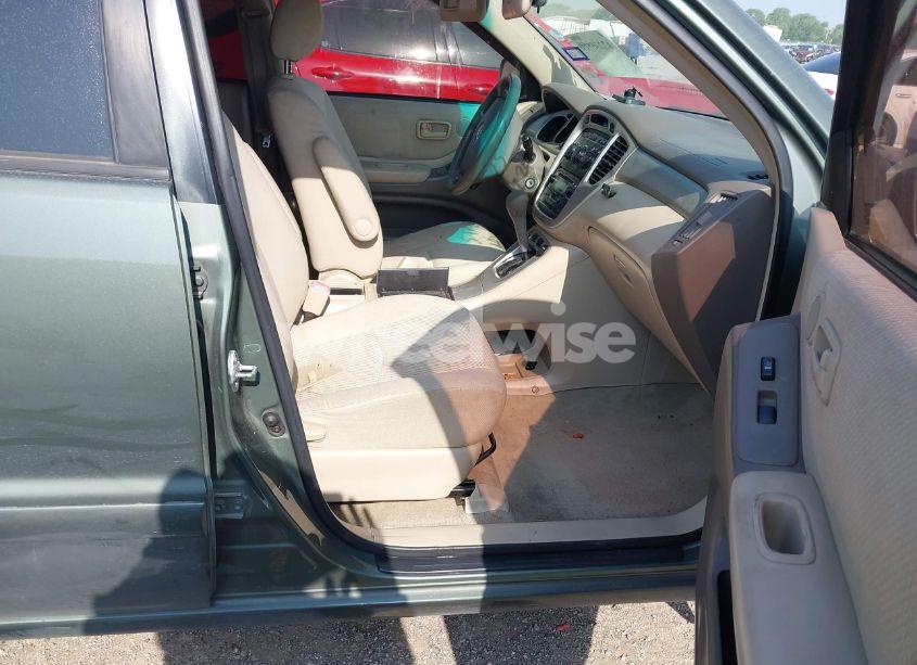 Photo 5 of 2005 Toyota Highlander V6 (VIN JTEDP21A250078251)