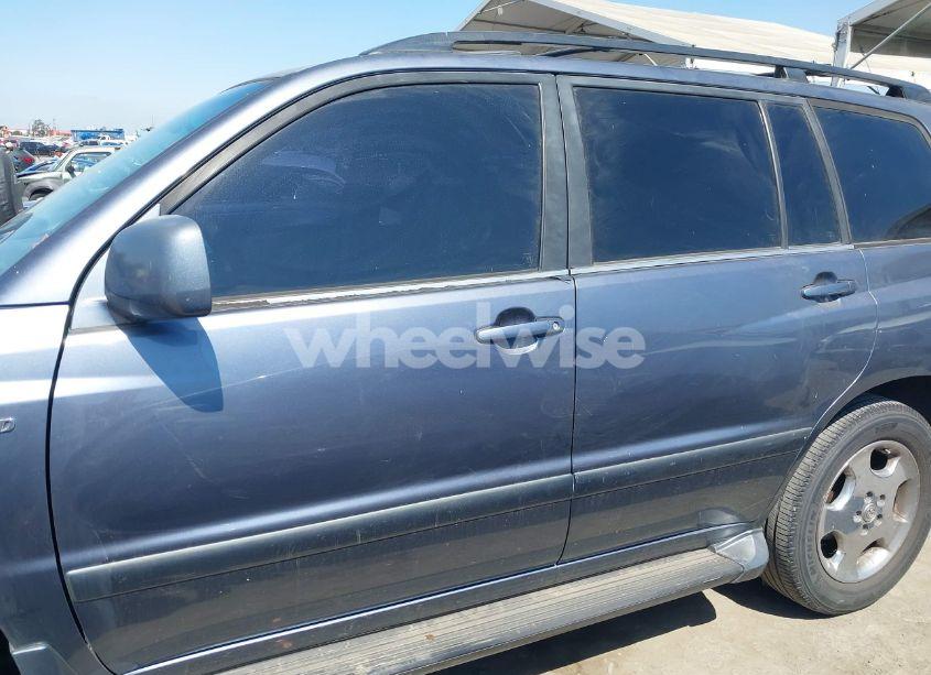 Photo 14 of 2005 Toyota Highlander LIMITED V6 (VIN JTEDP21A350084205)