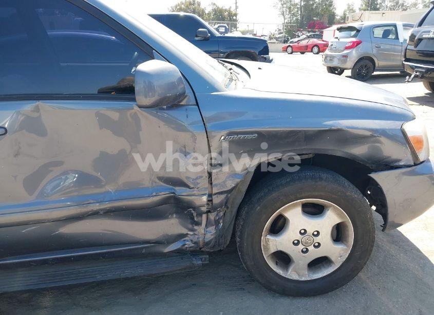 Photo 6 of 2005 Toyota Highlander LIMITED V6 (VIN JTEDP21A350084205)