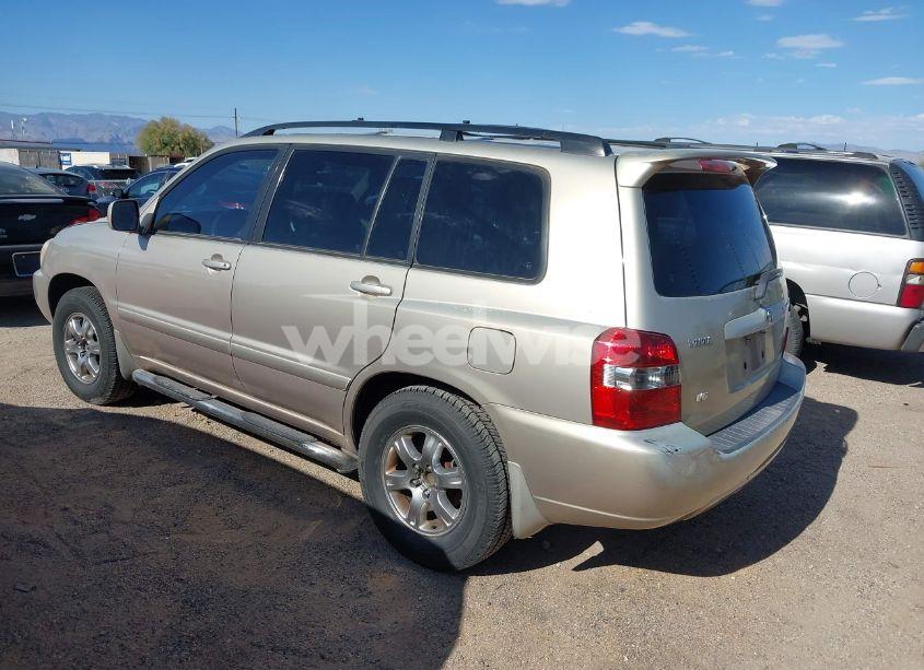 Photo 3 of 2005 Toyota Highlander V6 (VIN JTEDP21A450075111)