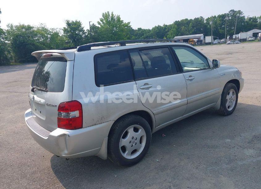 Photo 4 of 2005 Toyota Highlander LIMITED V6 (VIN JTEDP21A550085372)