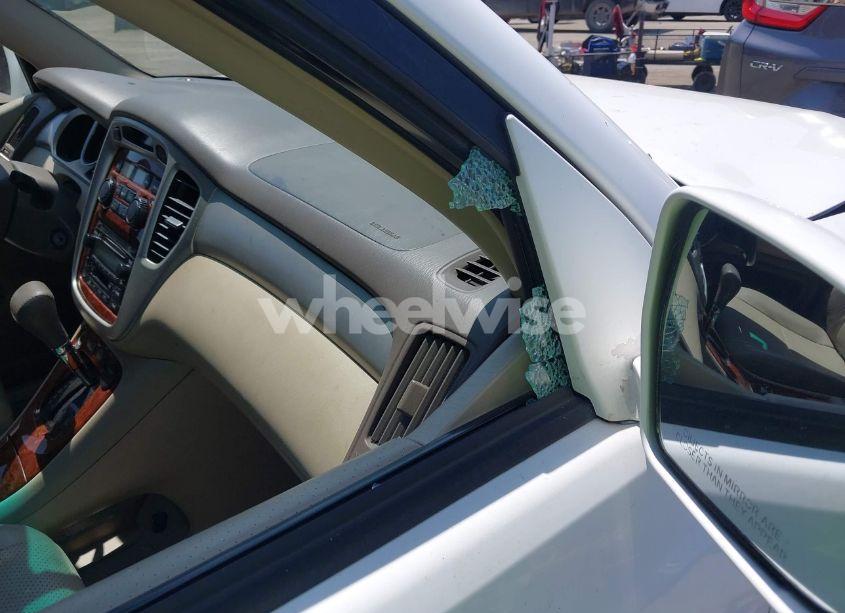 Photo 14 of 2005 Toyota Highlander LIMITED V6 (VIN JTEDP21A650056835)