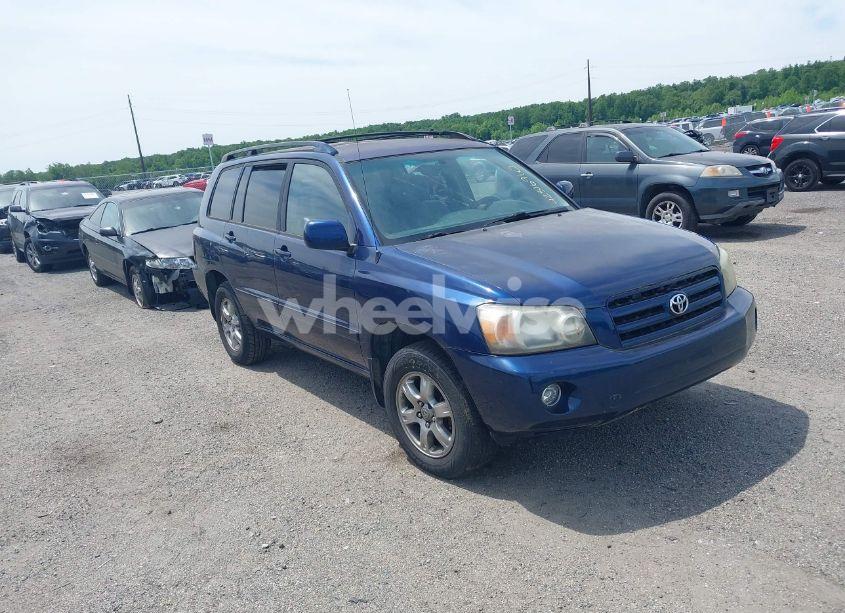 2005 Toyota Highlander V6 (VIN JTEDP21A750088922) main photo