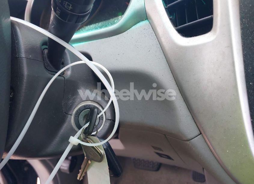 Photo 11 of 2005 Toyota Highlander V6 (VIN JTEDP21A750088922)