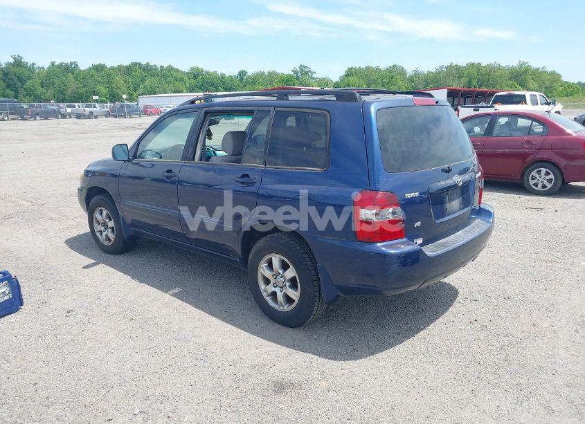 Photo 3 of 2005 Toyota Highlander V6 (VIN JTEDP21A750088922)