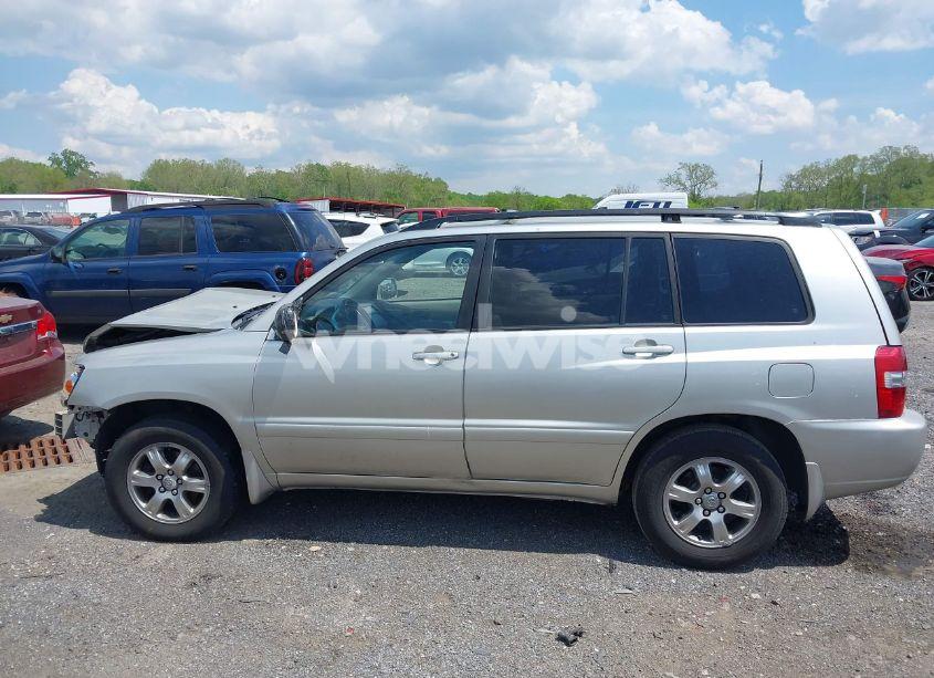 Photo 15 of 2005 Toyota Highlander V6 (VIN JTEDP21A950055047)
