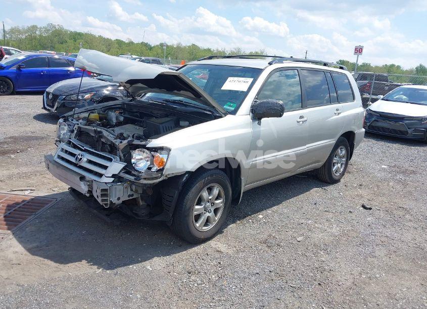 Photo 2 of 2005 Toyota Highlander V6 (VIN JTEDP21A950055047)