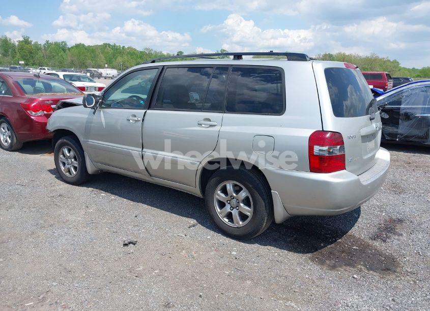 Photo 3 of 2005 Toyota Highlander V6 (VIN JTEDP21A950055047)
