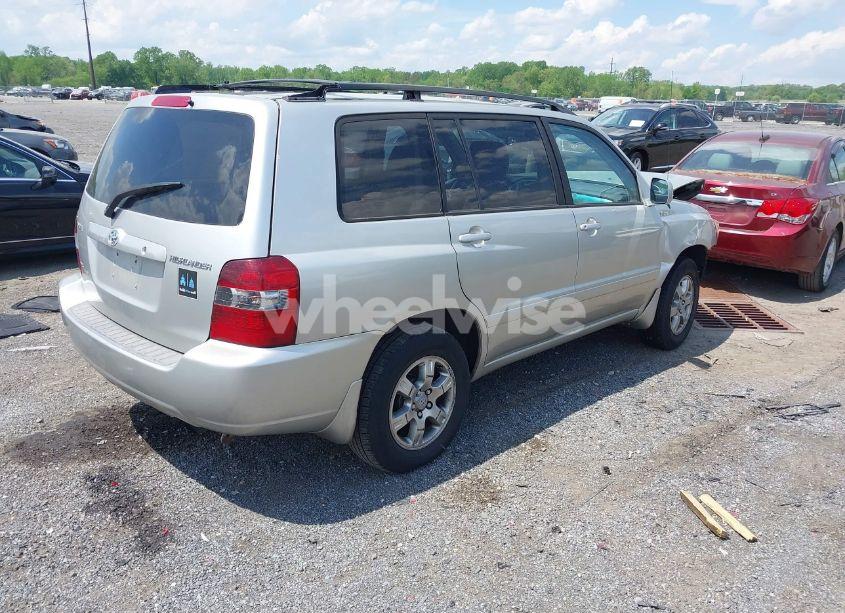 Photo 4 of 2005 Toyota Highlander V6 (VIN JTEDP21A950055047)