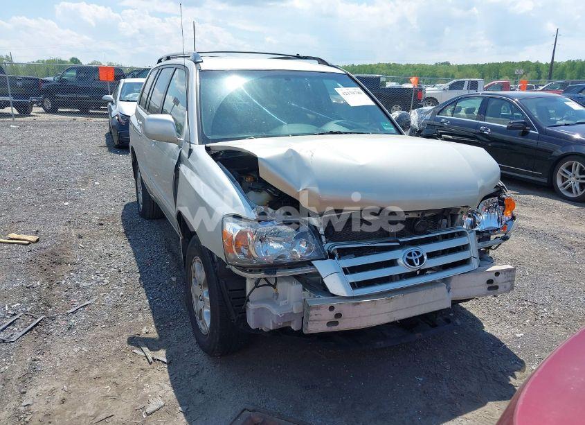 Photo 6 of 2005 Toyota Highlander V6 (VIN JTEDP21A950055047)