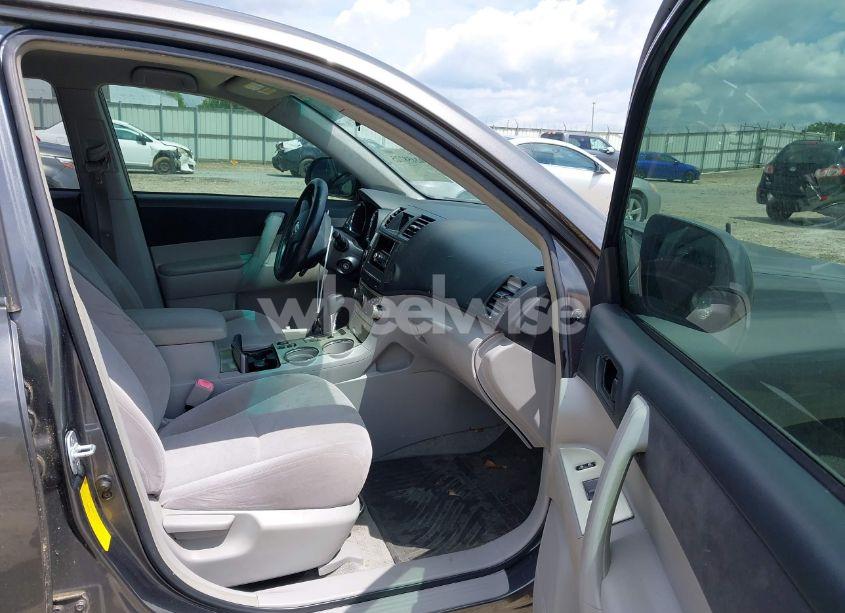 Photo 5 of 2008 Toyota Highlander (VIN JTEDS41A982036064)