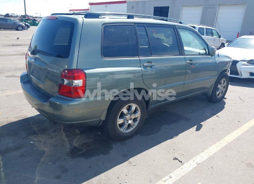 Photo 4 of 2005 Toyota Highlander V6 (VIN JTEEP21A050089656)