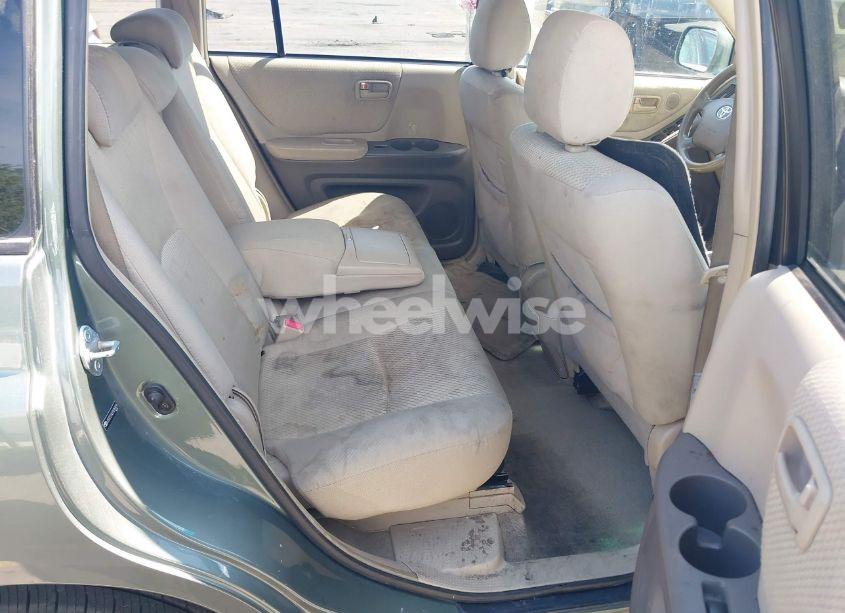 Photo 8 of 2005 Toyota Highlander V6 (VIN JTEEP21A050089656)