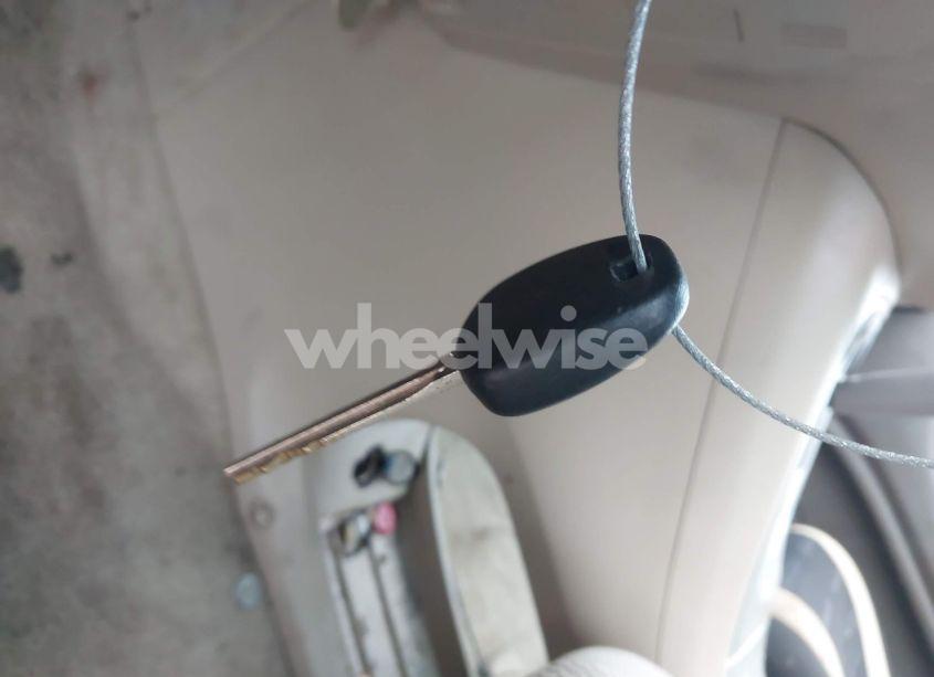 Photo 11 of 2005 Toyota Highlander V6 (VIN JTEEP21A050116449)