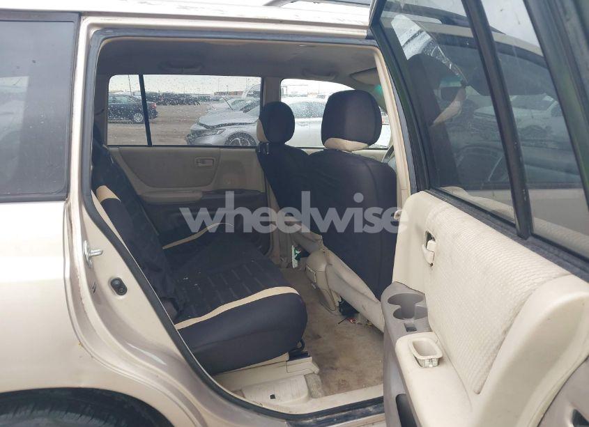 Photo 8 of 2005 Toyota Highlander V6 (VIN JTEEP21A050116449)