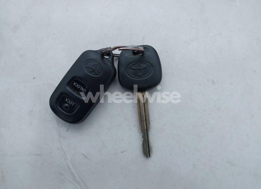 Photo 11 of 2005 Toyota Highlander V6 (VIN JTEEP21A050123515)