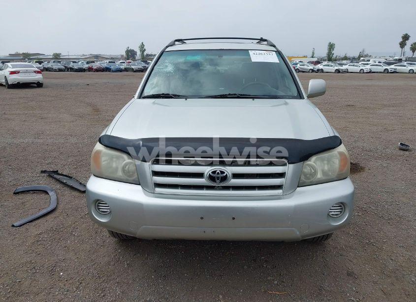 Photo 13 of 2005 Toyota Highlander V6 (VIN JTEEP21A050123515)