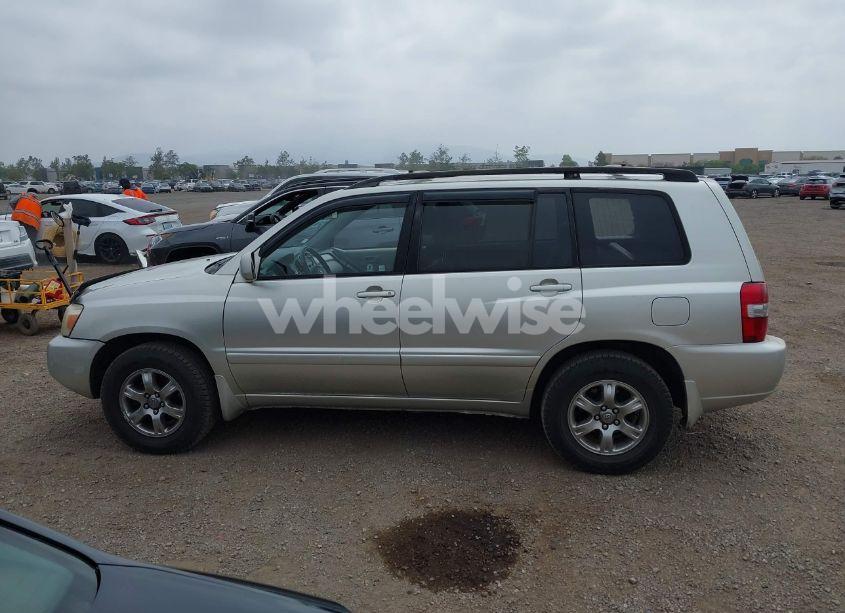 Photo 15 of 2005 Toyota Highlander V6 (VIN JTEEP21A050123515)