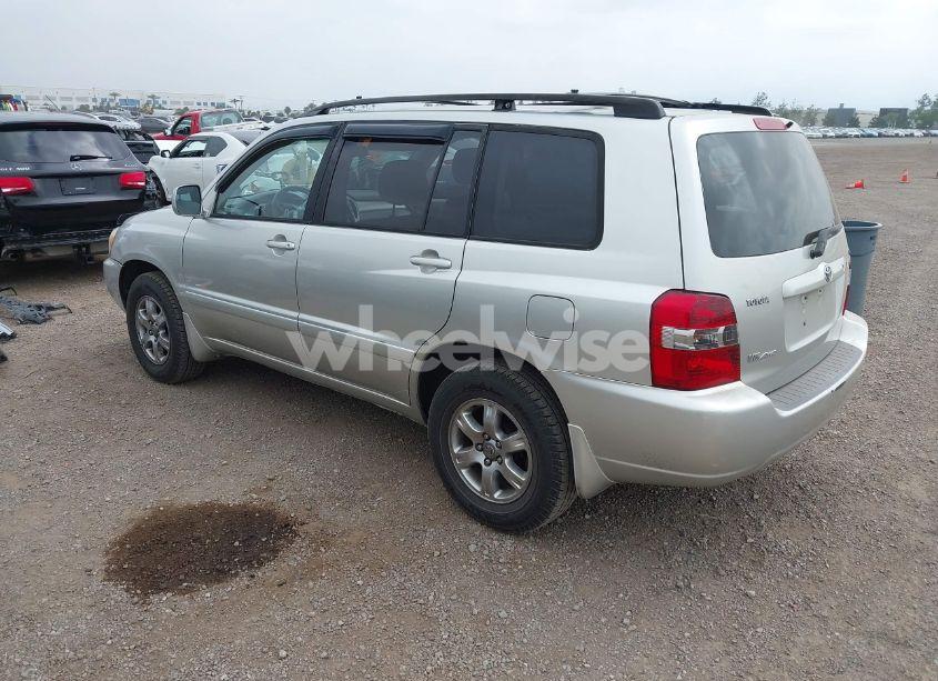 Photo 3 of 2005 Toyota Highlander V6 (VIN JTEEP21A050123515)