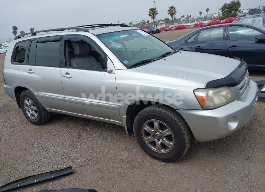 Photo 6 of 2005 Toyota Highlander V6 (VIN JTEEP21A050123515)