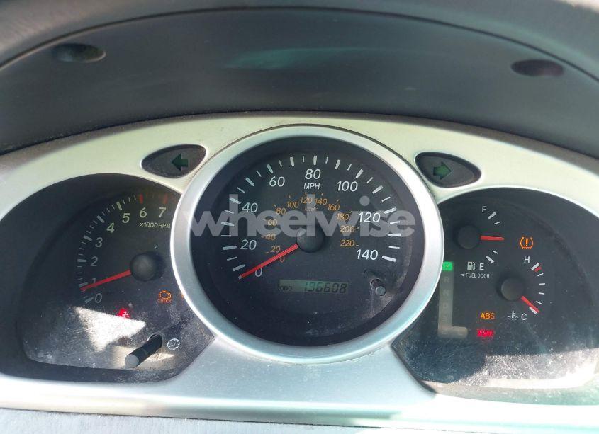 Photo 7 of 2005 Toyota Highlander V6 (VIN JTEEP21A050135194)