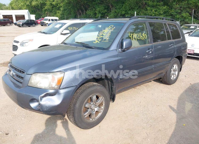 Photo 2 of 2005 Toyota Highlander V6 (VIN JTEEP21A150084868)