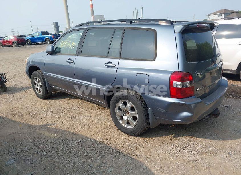Photo 3 of 2005 Toyota Highlander V6 (VIN JTEEP21A150084868)