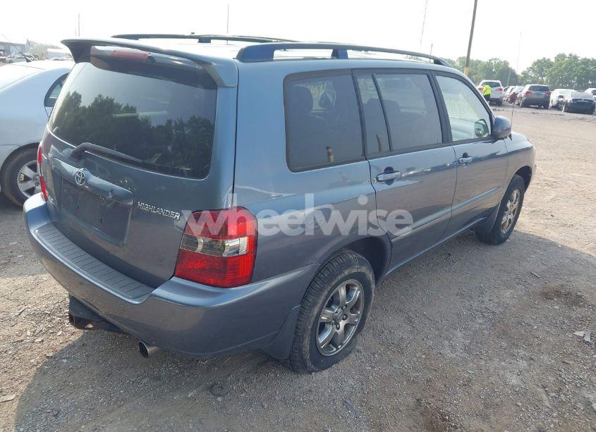 Photo 4 of 2005 Toyota Highlander V6 (VIN JTEEP21A150084868)