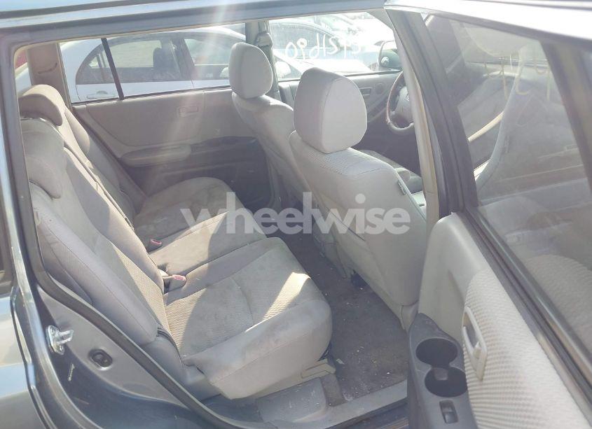 Photo 8 of 2005 Toyota Highlander V6 (VIN JTEEP21A150084868)