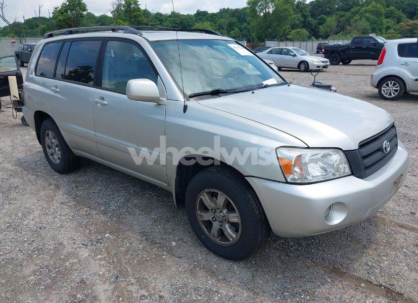 2005 Toyota Highlander V6 (VIN JTEEP21A150088886) main photo