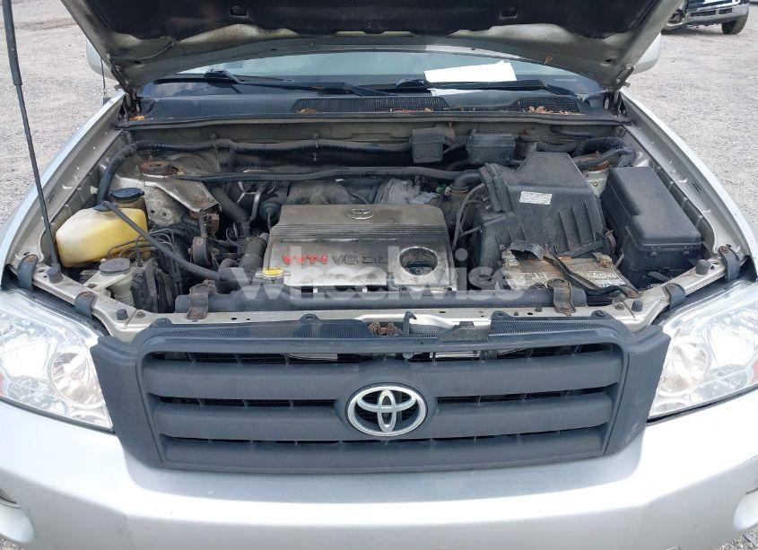 Photo 10 of 2005 Toyota Highlander V6 (VIN JTEEP21A150088886)