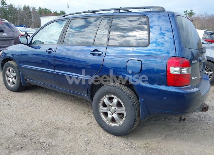 Photo 3 of 2005 Toyota Highlander V6 (VIN JTEEP21A150107517)