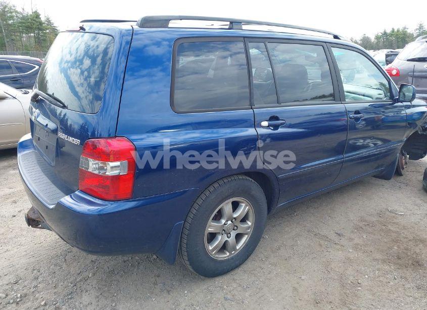 Photo 4 of 2005 Toyota Highlander V6 (VIN JTEEP21A150107517)