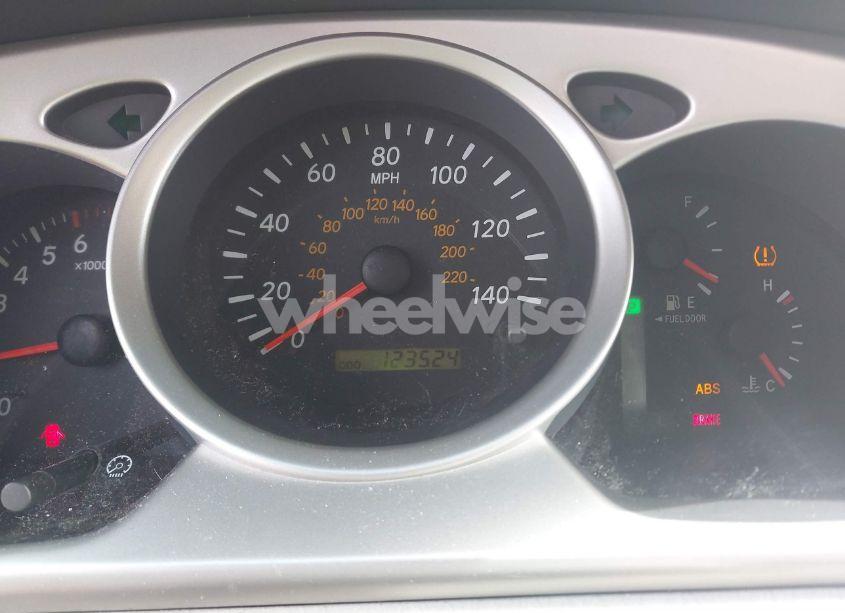 Photo 7 of 2005 Toyota Highlander V6 (VIN JTEEP21A150134006)