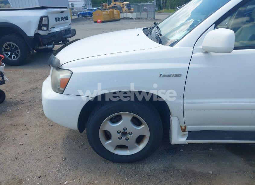 Photo 13 of 2005 Toyota Highlander LIMITED V6/V6 (VIN JTEEP21A150134295)