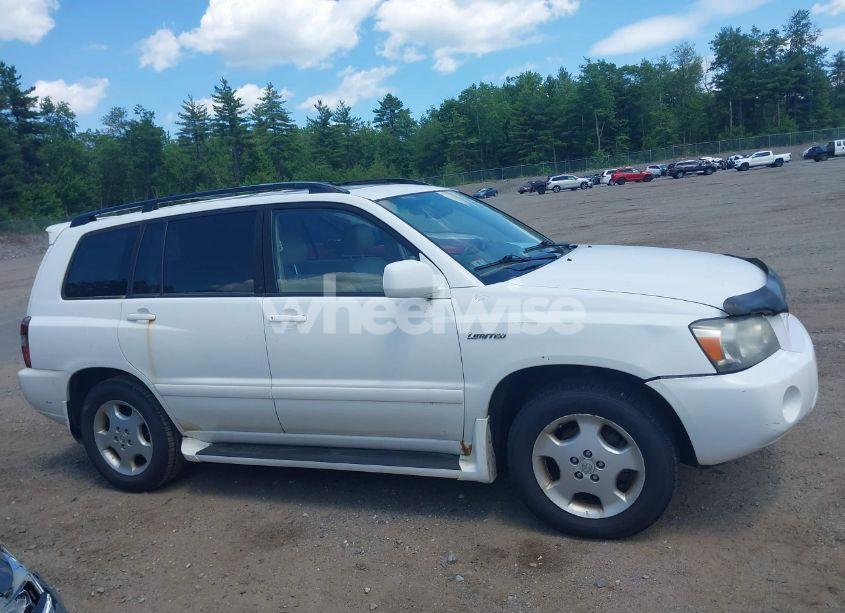 Photo 6 of 2005 Toyota Highlander LIMITED V6/V6 (VIN JTEEP21A150134295)