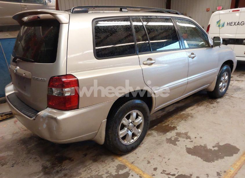 Photo 4 of 2007 Toyota Highlander V6 (VIN JTEEP21A270216281)