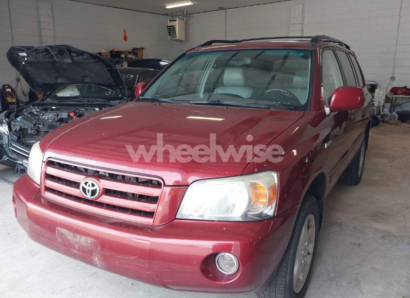 Photo 2 of 2005 Toyota Highlander LIMITED V6 (VIN JTEEP21A350102576)