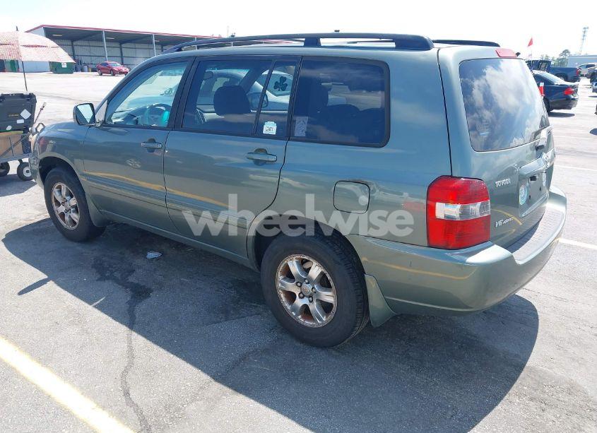 Photo 3 of 2005 Toyota Highlander V6 (VIN JTEEP21A350128479)