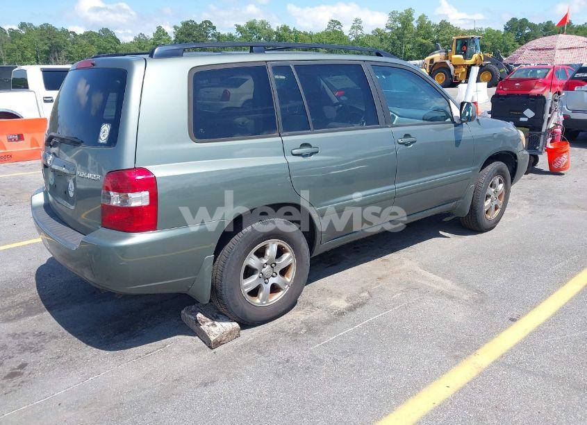 Photo 4 of 2005 Toyota Highlander V6 (VIN JTEEP21A350128479)