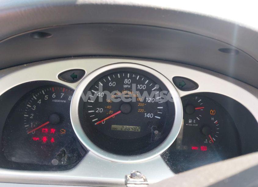 Photo 7 of 2005 Toyota Highlander V6 (VIN JTEEP21A350128479)