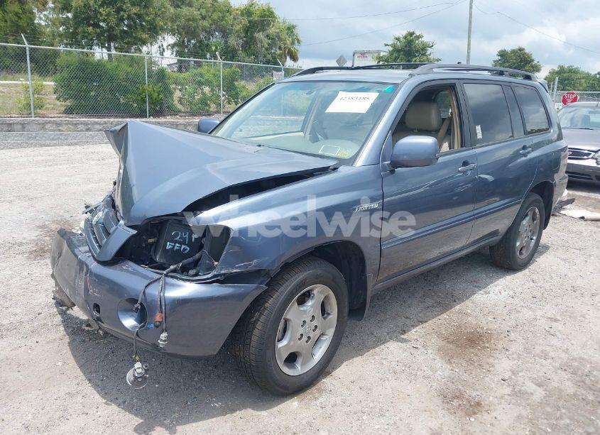 Photo 2 of 2005 Toyota Highlander LIMITED V6 (VIN JTEEP21A350128885)
